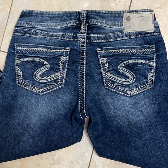 Silver Jeans Suki  Low Rise Bootcut in Dark Wash Size W26/L33 - Picture 4 of 9